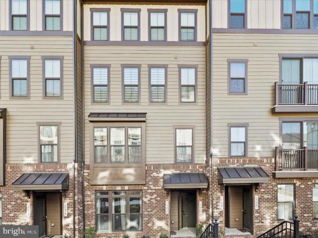 17437 Southern Shrs Dr, Dumfries, VA 22026 | MLS #VAPW2111
