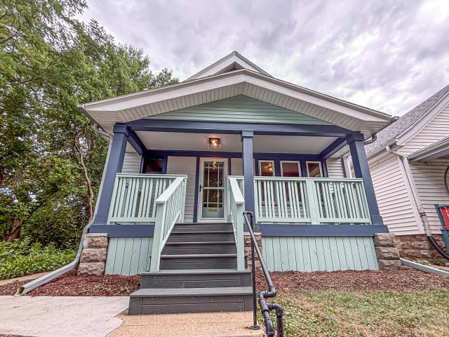 1743 E Bennett Ave