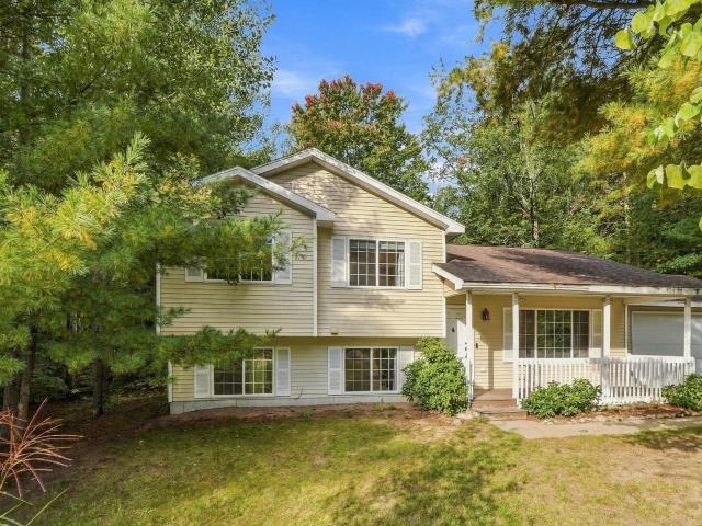 1743 Green Oak Drive