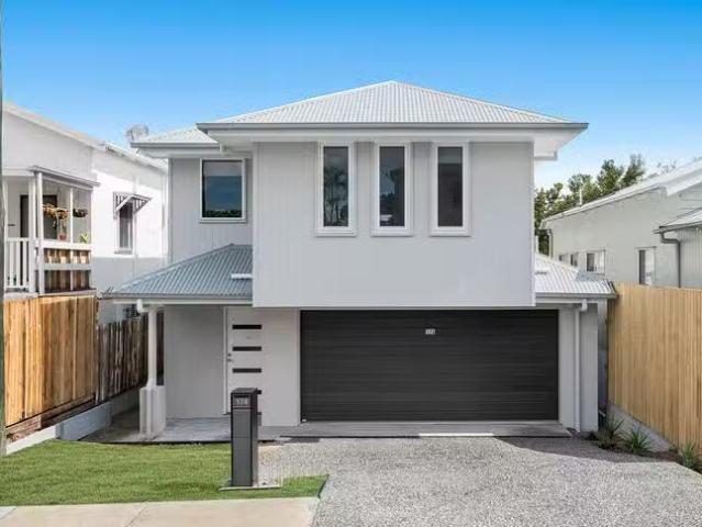 174 Cambridge Parade, Manly, QLD 4179