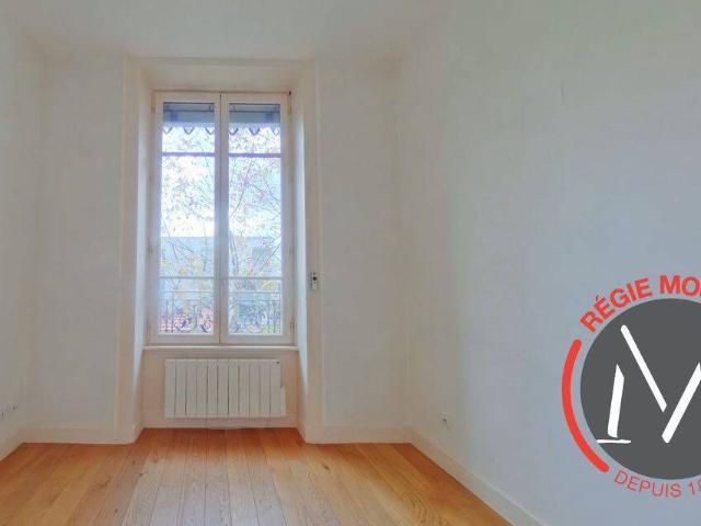 174 AVENUE DES FRERES LUMIERE
