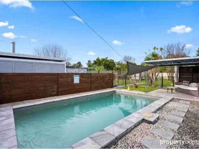 174 Oxford Street, CAMBRIDGE PARK House for rent Listed by Zo.