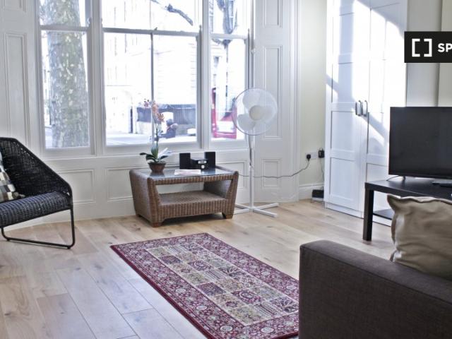 174 Ladbroke Grove, London, W10 5LZ, United Kingdom | 1 bed apartment for rent #134721543 | Rentberry