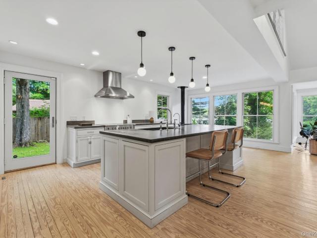 174 Lake Shore Road