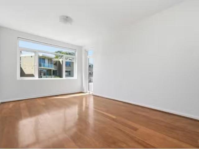 17/4 Mac Pherson Street, Waverley Apartment for rent Listed b.