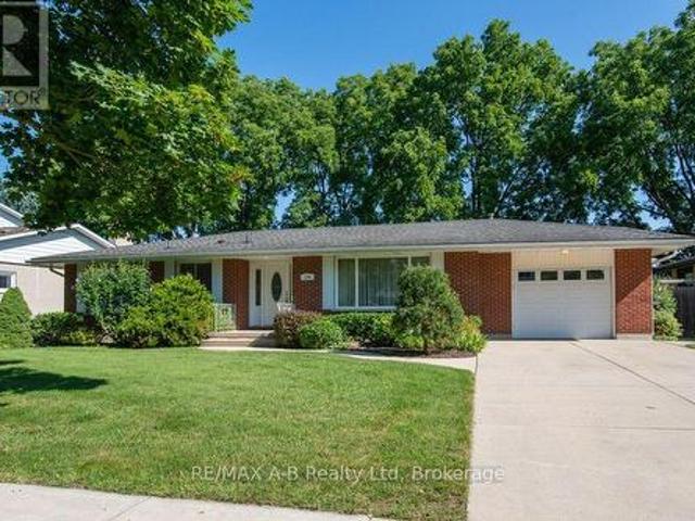 174 Neal Avenue, Stratford, ON, N5A 5A8 house for sale | Listing ID X13643 | Royal LePage