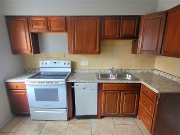 174 South Ave, Unit 2, Poughkeepsie, NY 12601 | MLS #974662