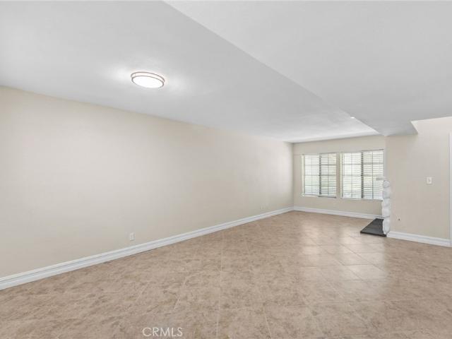174 W Walnut B