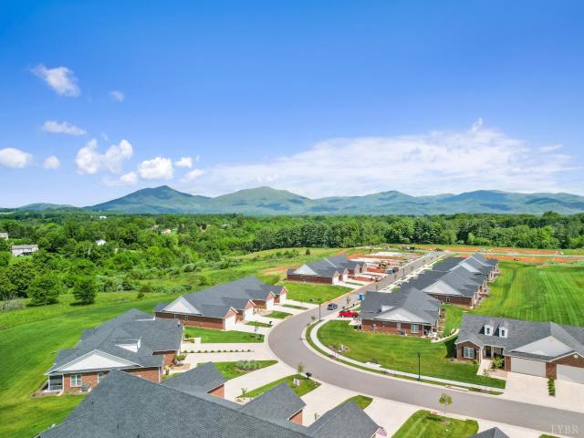174 Villa Oak Cir, Bedford, VA 24523 | MLS #367104