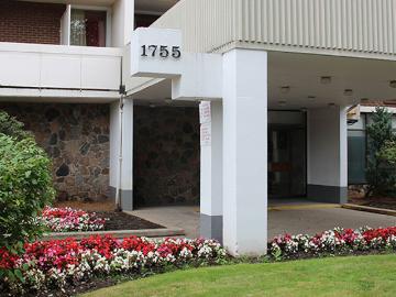 Rustic, Toronto, Ontario - Balcony, Swimming pool
