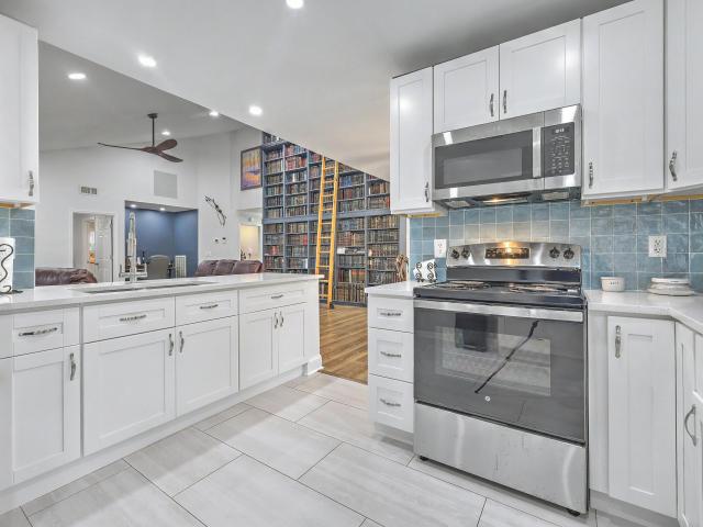 1756 W Sandcroft Drive
