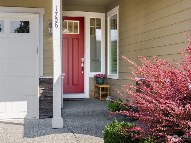 1758 Hillcrest Loop