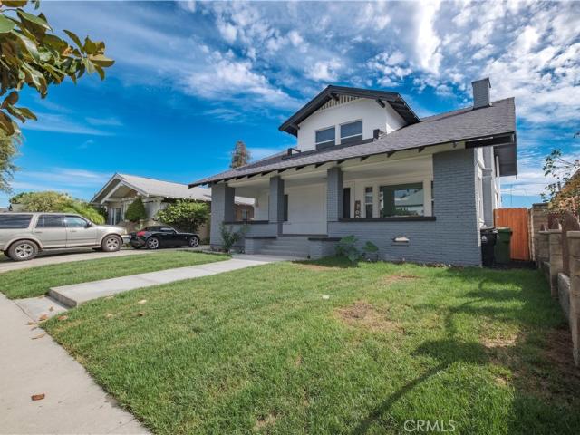 1758 W 41st