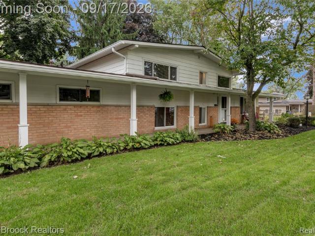 1752 Middle Trail Road