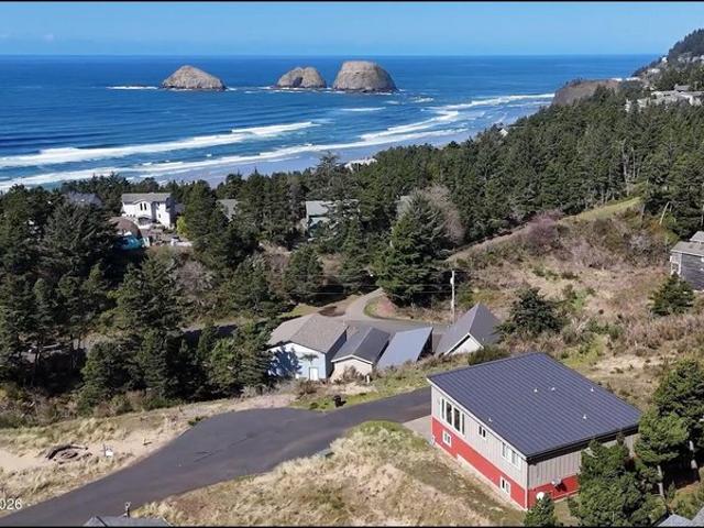 175 Crescent St, Oceanside, OR 97134