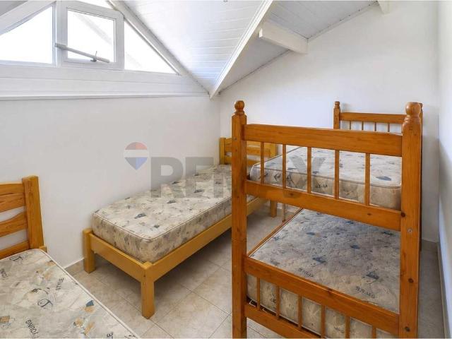 175 Área Útil Sobrado Alugar, 4 Dormitórios localizado em Parque Balneario Oasis, Peruíbe, São Paulo, 11750000 | Brasil