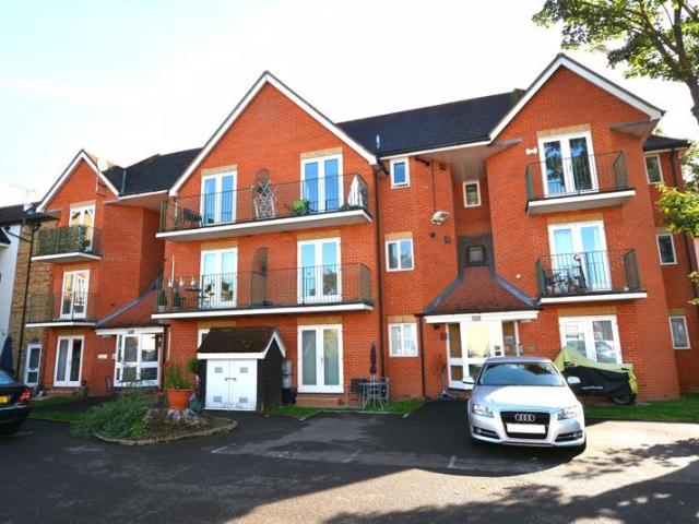 175, Flat 7, Victoria Avenue, Southend On Sea SS2, 2 bed flat to rent, £1,300 pcm | PrimeLocation