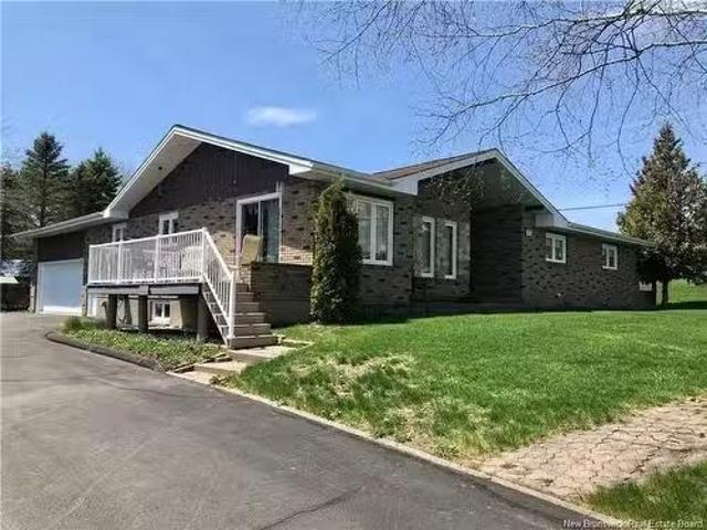 175 Hennigar St, Grand Sault/Grand Falls, NB, E3Y 1B3 house.