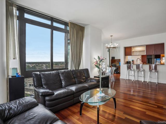 175 Huguenot Street 1606