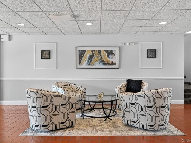 175 Maple Avenue 2M