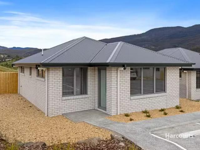 1/75 Seddon Street, AUSTINS FERRY, TAS 7011 Villa for Rent