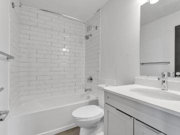 175 Park Street 1 Bedroom Apartment for Rent at 175 Park St, Kingston, ON K7L 5E1 Sunnyside