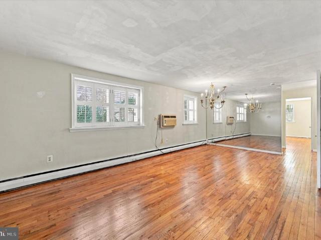 175 W King Street # 301