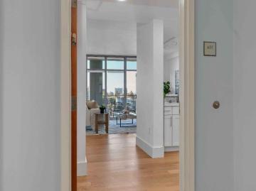 175 W St James Street 607