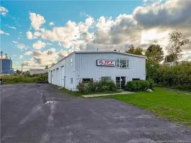 175 Whiting Rd, Fredericton, NB, E3B 5Y5 commercial for sale.