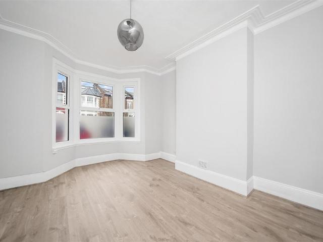 175 Whittington Road, Bowes Park, London, N22 8YW, United Kingdom | 2 bed apartment for rent #140658620 | Rentberry