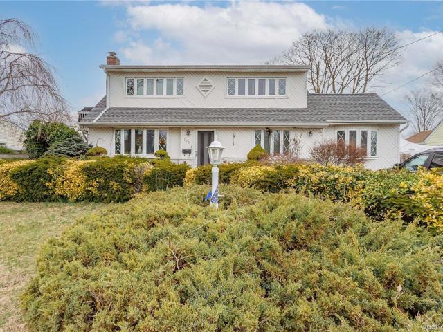 175 Wickfield Ln, North Babylon, NY 11703 | MLS #991176