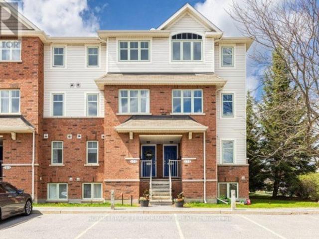175 Windswept Private, Ottawa, ON, K1V 0Z4 townhouse for lease | Listing ID X13726 | Royal LePage