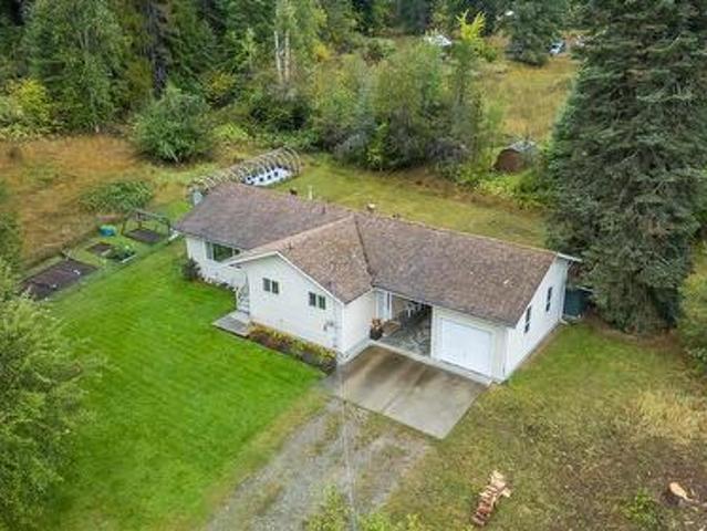 1764 Green Road, Fruitvale, BC, V0G 1L1 house for sale | Listing ID 10400 | Royal LePage