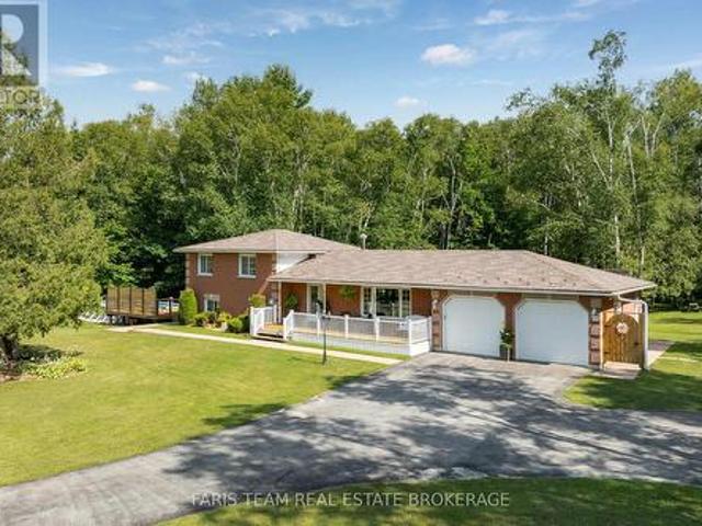 1765 Flos Road 4 W, Springwater, ON, L0L 2K0 house for sale | Listing ID S13611 | Royal LePage