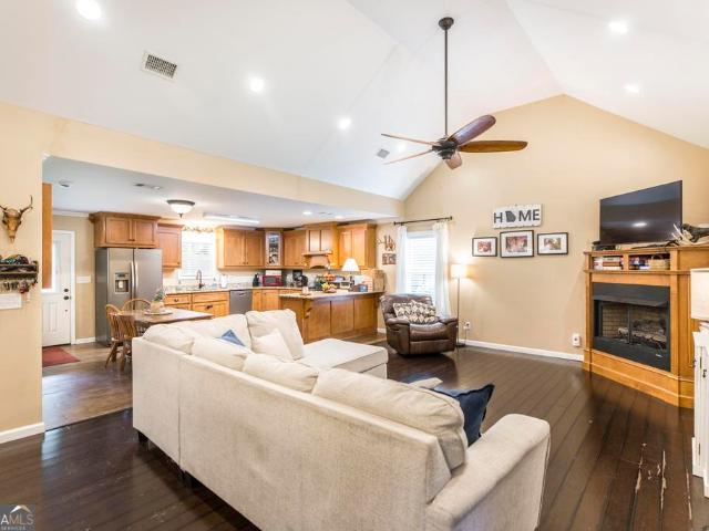 1768 Thomaston Highway
