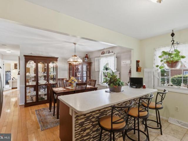 17601 Meadowood Drive