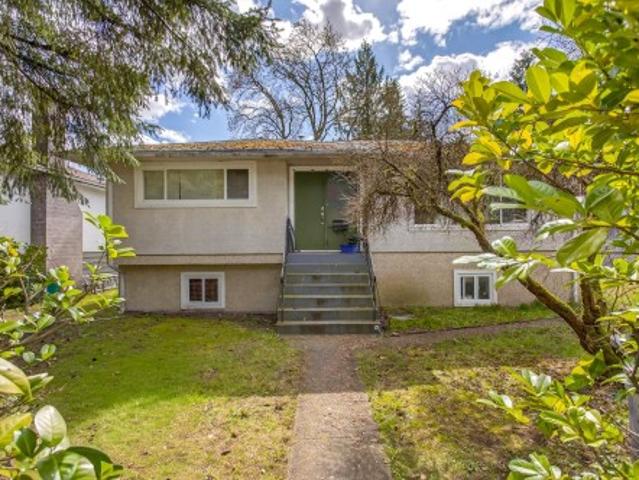 1760 Jensen Avenue, Port Coquitlam, BC, V3B 2E3 Luxury House for sale | Listing ID R3105 | Royal LePage Carriage Trade Luxury Properties