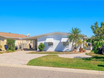 17611 1st St E, Redington Shores, FL 33708 | MLS #TB8445