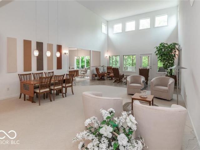 1761 Walnut Trce, Greenfield, IN