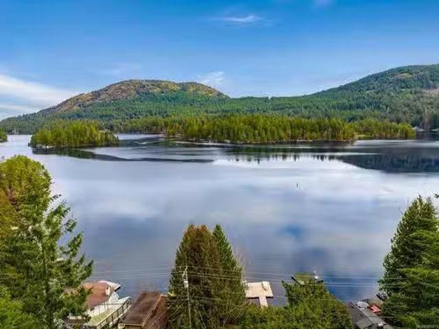 1761 West Shawnigan Lake Rd, Shawnigan Lake, BC, V8H 2C4 hou.