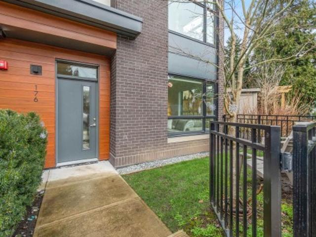 176 2035 Glenaire Drive, North Vancouver, BC, V7P 1Y2 townhouse for sale | Listing ID R3170 | Royal LePage