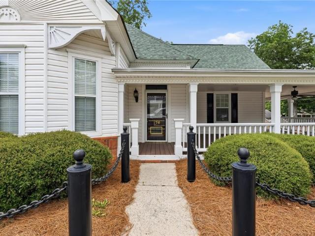 176 Confederate Avenue
