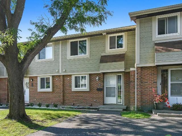 176 Barrow Crescent
