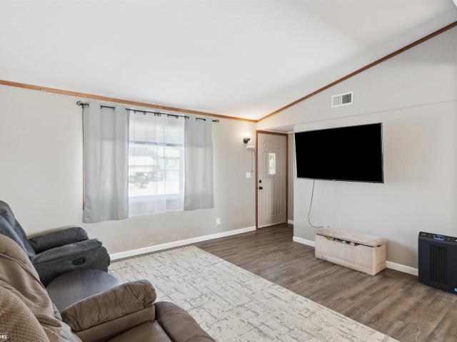 176 Lakeview Dr