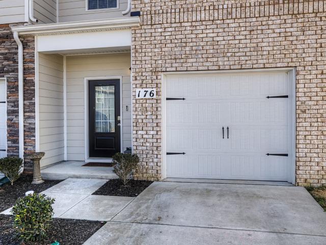 176 Mackenzie Way