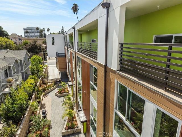 176 N Catalina Avenue 401
