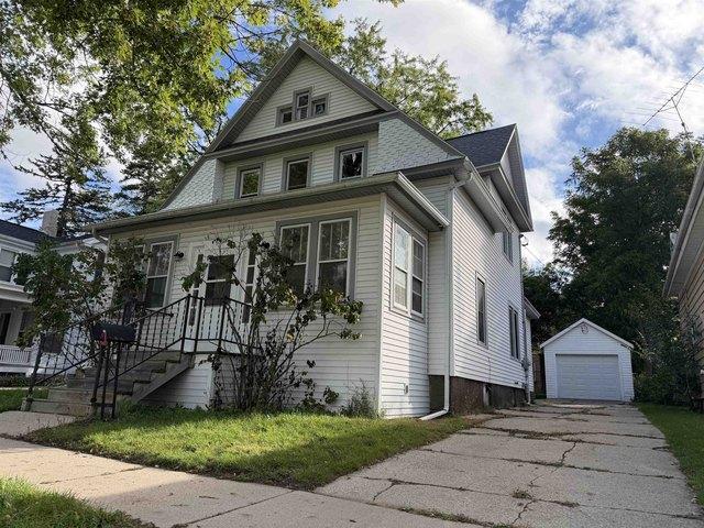 176 N Pearl St, Berlin, WI 54923