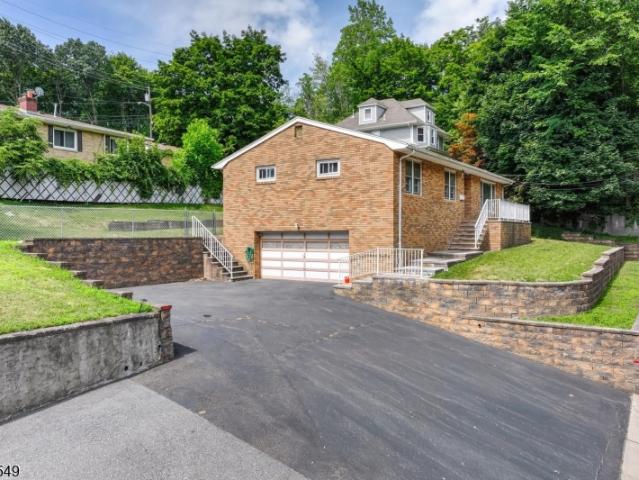176 Pompton Rd
