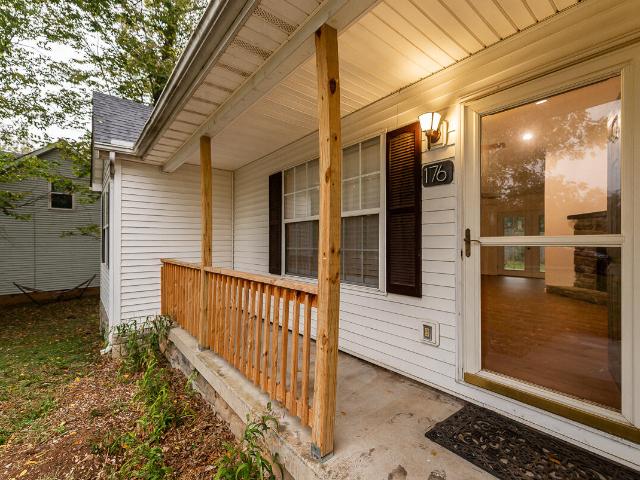 176 Williamsburg Lane