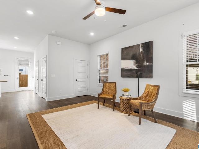 1774 Deverell Lane